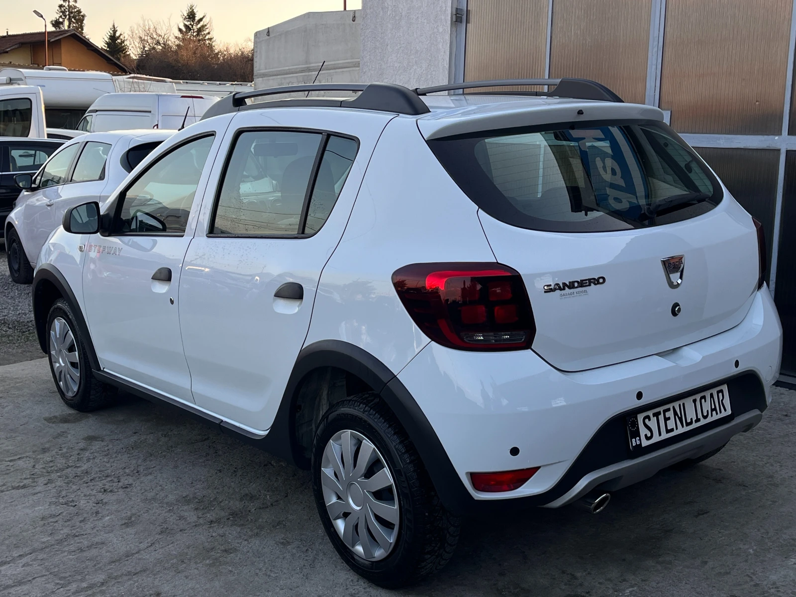 Dacia Duster AВТОМАТИК, снимка 8 - Автомобили и джипове - 53751835