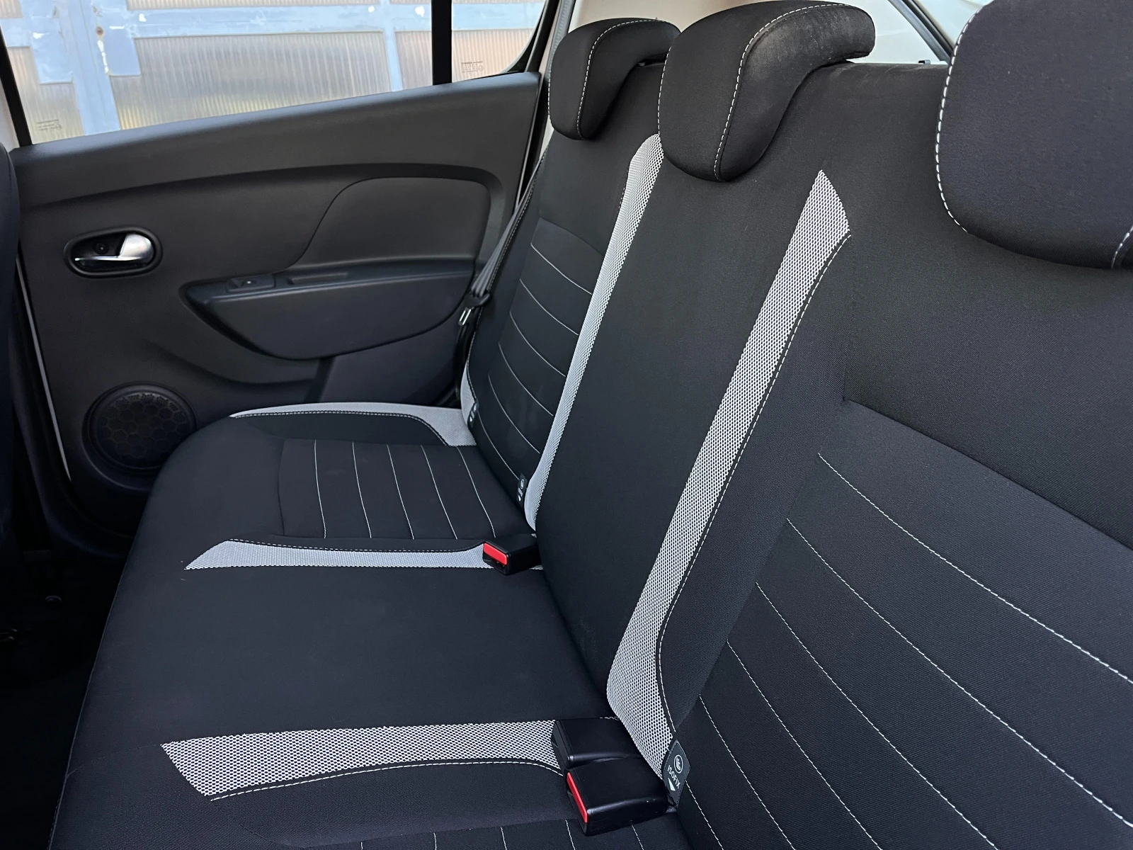 Dacia Duster AВТОМАТИК, снимка 10 - Автомобили и джипове - 53751835