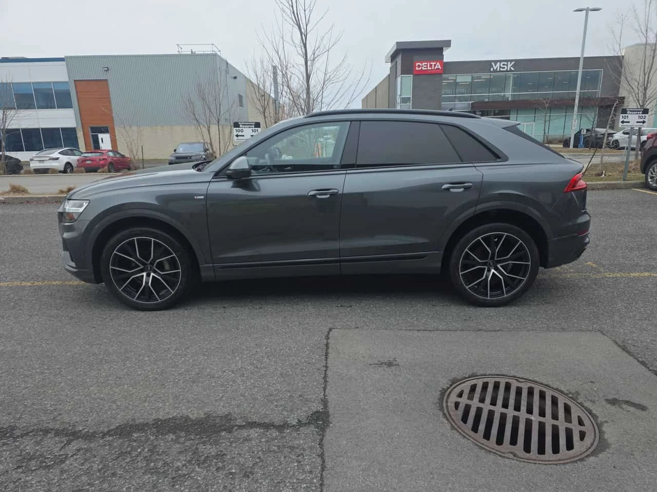 Audi Q8 Progressiv MATRIX| ОБУХВАНЕ| PANORAMA* , снимка 2 - Автомобили и джипове - 54307184