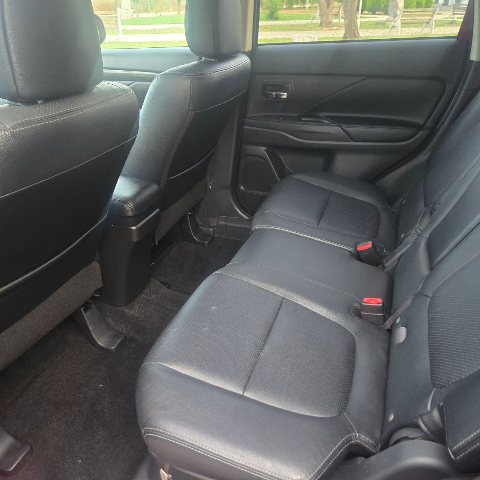 Mitsubishi Outlander 3.0L GT S-AWC PLATINUM FULLY EQUIPPED , снимка 8 - Автомобили и джипове - 54862307