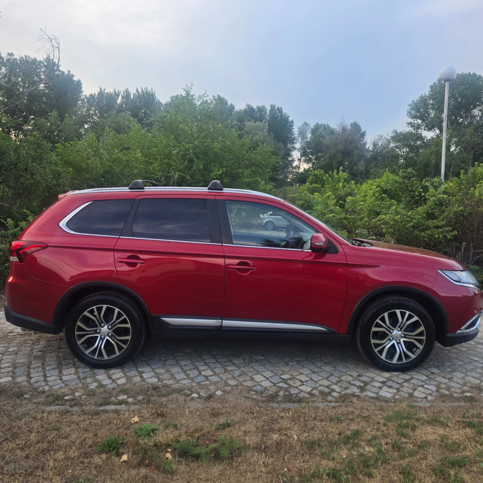 Mitsubishi Outlander 3.0L GT S-AWC PLATINUM FULLY EQUIPPED , снимка 4 - Автомобили и джипове - 54862307