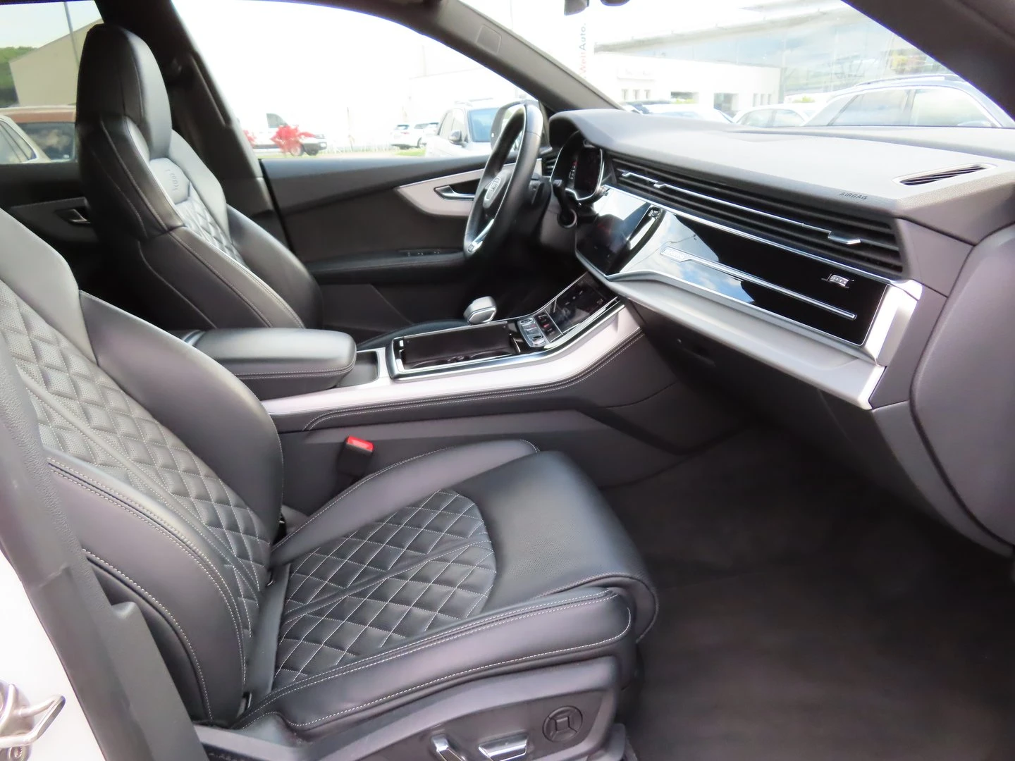 Audi Q8, снимка 6 - Автомобили и джипове - 56420403