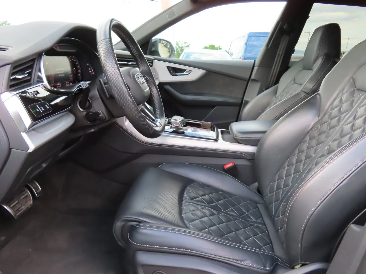 Audi Q8, снимка 5 - Автомобили и джипове - 56420403