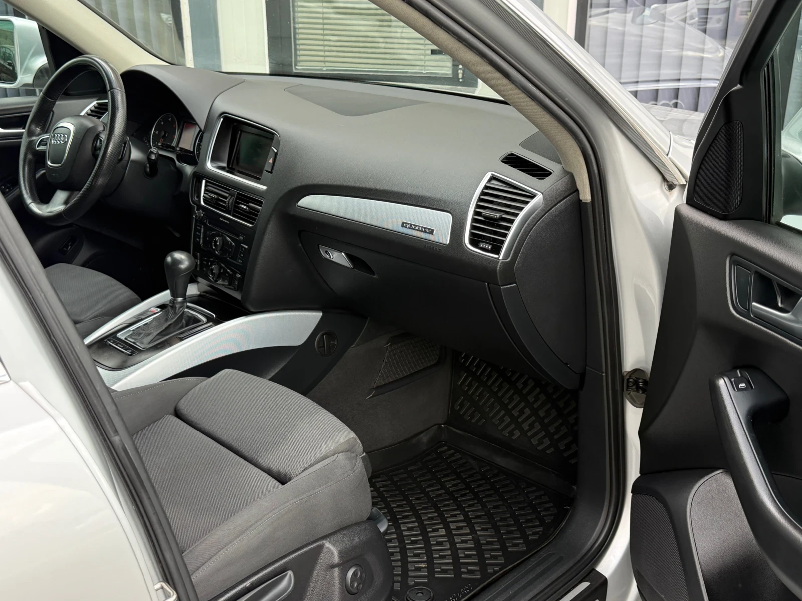 Audi Q5 3.0TDI QUATTRO, снимка 9 - Автомобили и джипове - 56184775