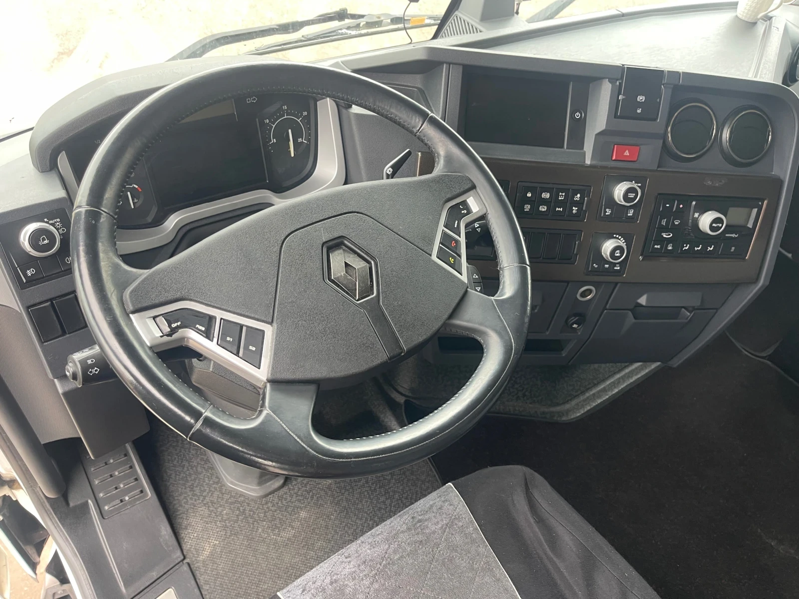 Renault T 480 2019  - изображение 6