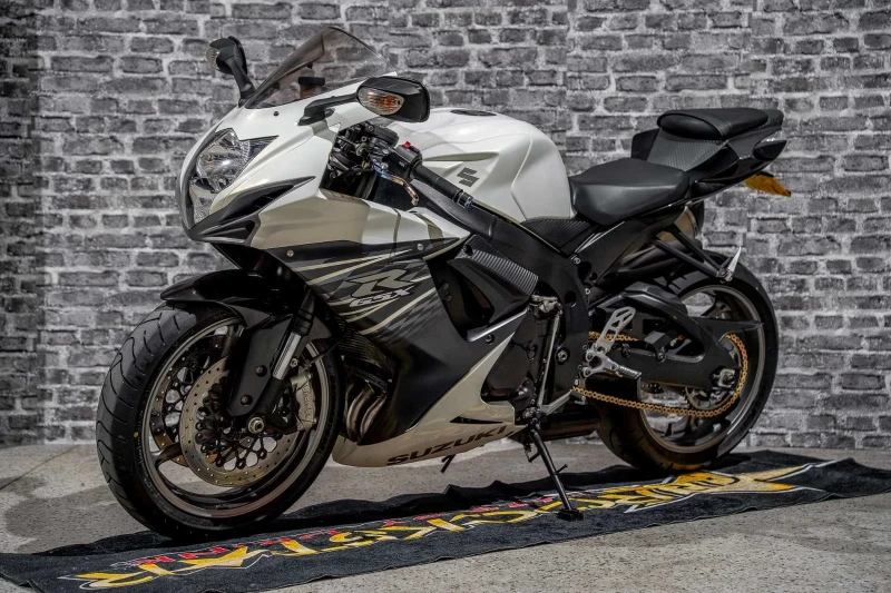 Suzuki Gsxr GSXR 600 L1