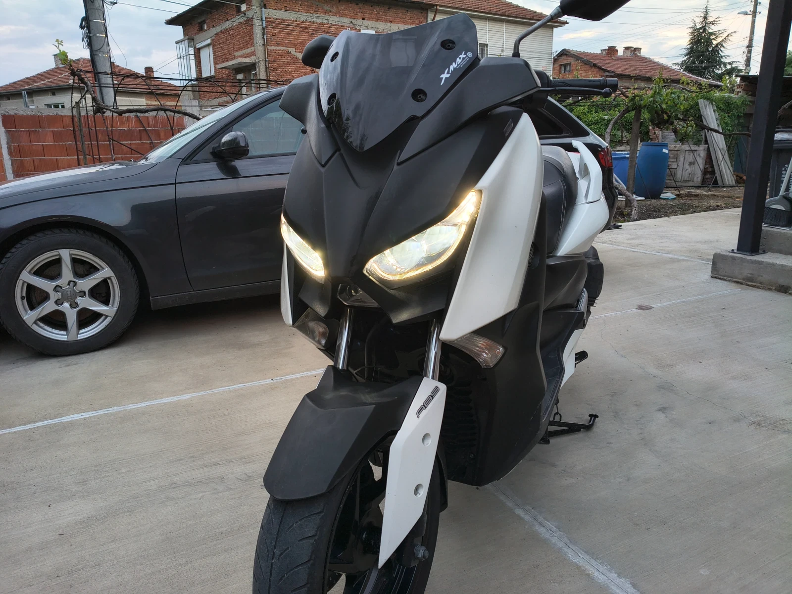 Yamaha X-max 300