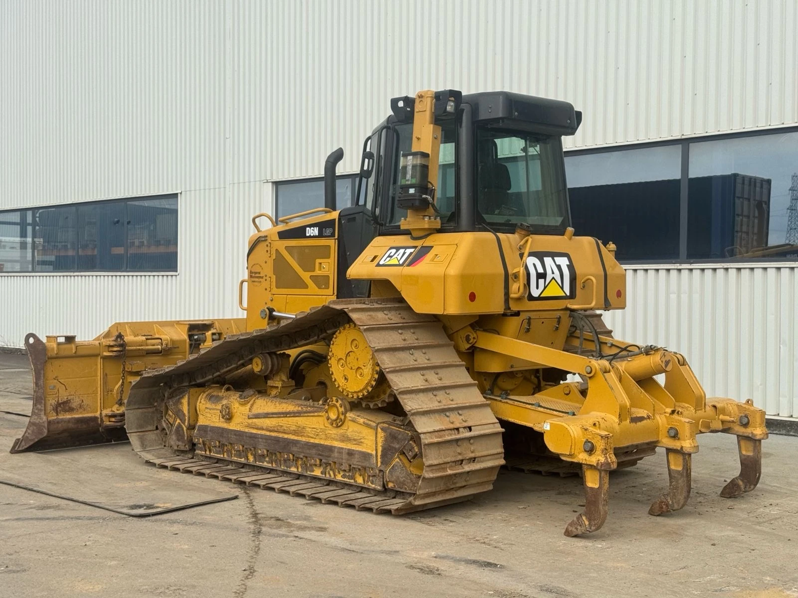 Булдозер Cat D6N LGP САМО 4700 ЧАСА ЛИЗИНГ, снимка 5 - Индустриална техника - 54194751