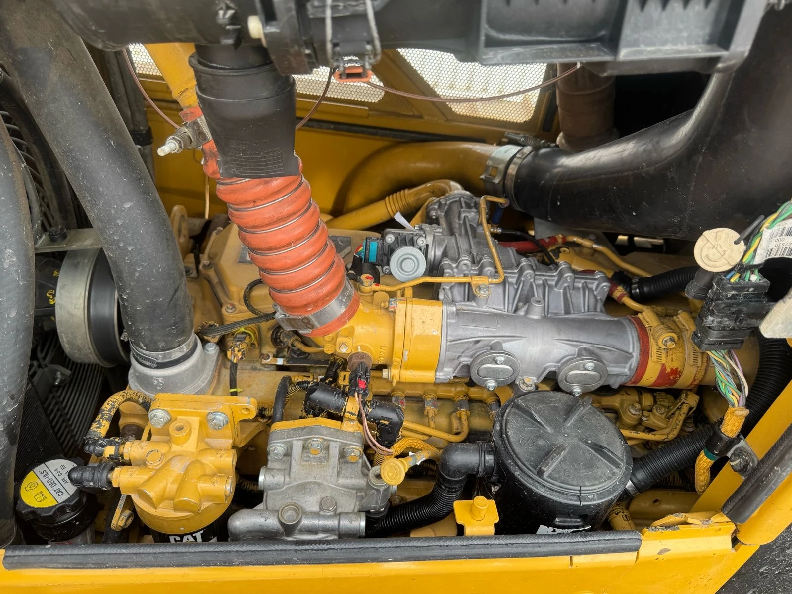 Булдозер Cat D6N LGP САМО 4700 ЧАСА ЛИЗИНГ, снимка 11 - Индустриална техника - 54194751