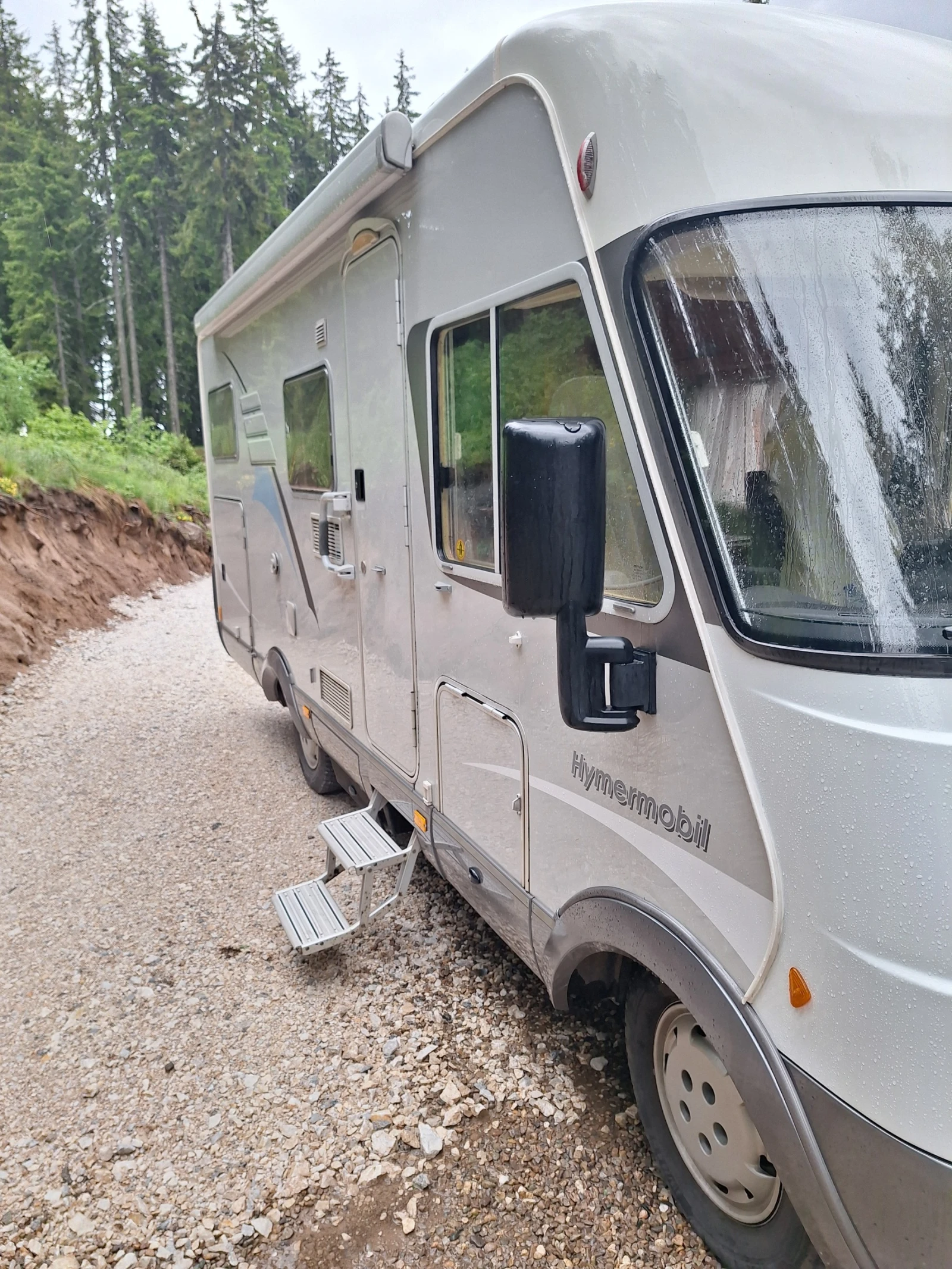 Кемпер HYMER / ERIBA Б514, снимка 3 - Каравани и кемпери - 55005911