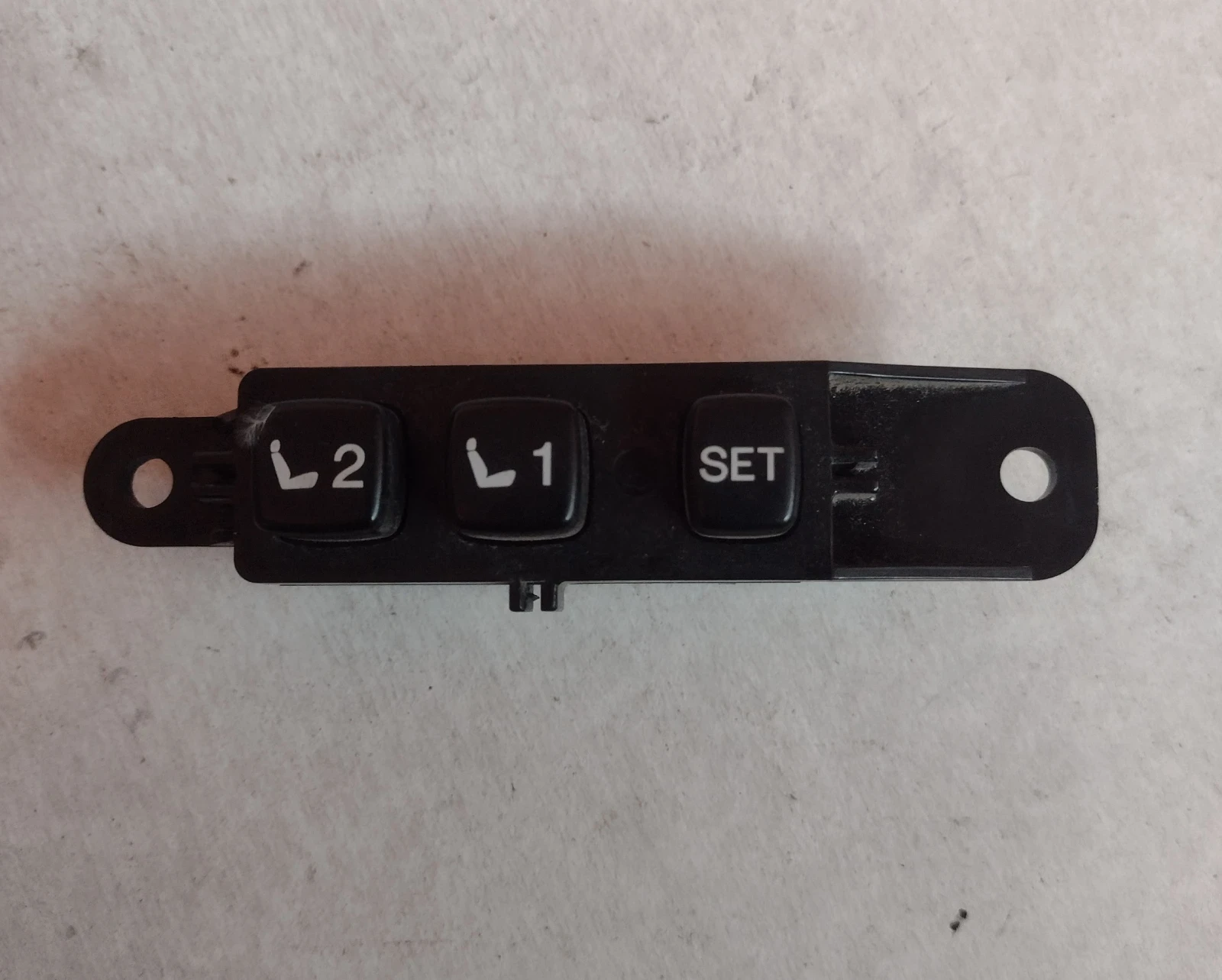 156987 Ключ с памет за регулиране на седалките Toyota Land Cruiser J150   156987  | Mobile.bg — изображение 1