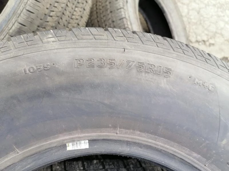 Гуми Зимни 235/75R15, снимка 6 - Гуми и джанти - 31638506