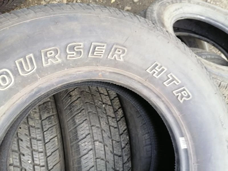 Гуми Зимни 235/75R15, снимка 5 - Гуми и джанти - 31638506