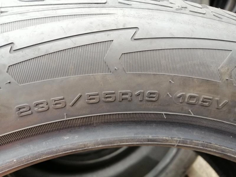 Гуми Зимни 235/55R19, снимка 5 - Гуми и джанти - 34903268