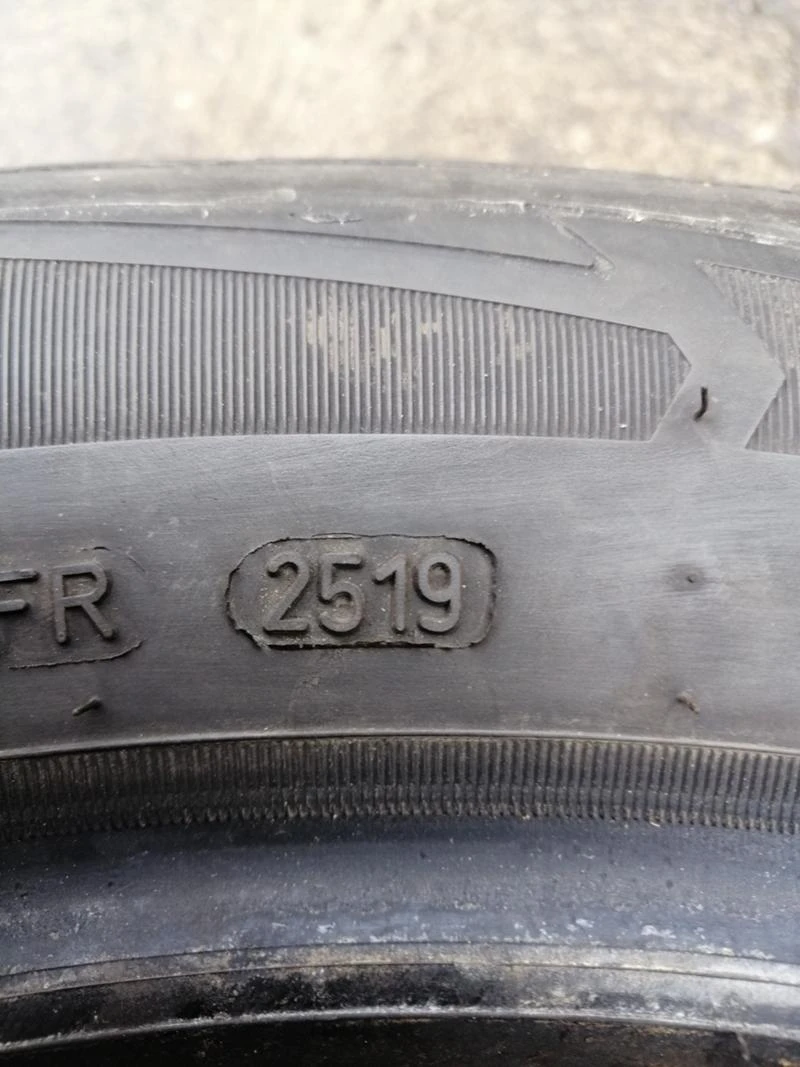 Гуми Зимни 235/55R19, снимка 6 - Гуми и джанти - 34903268