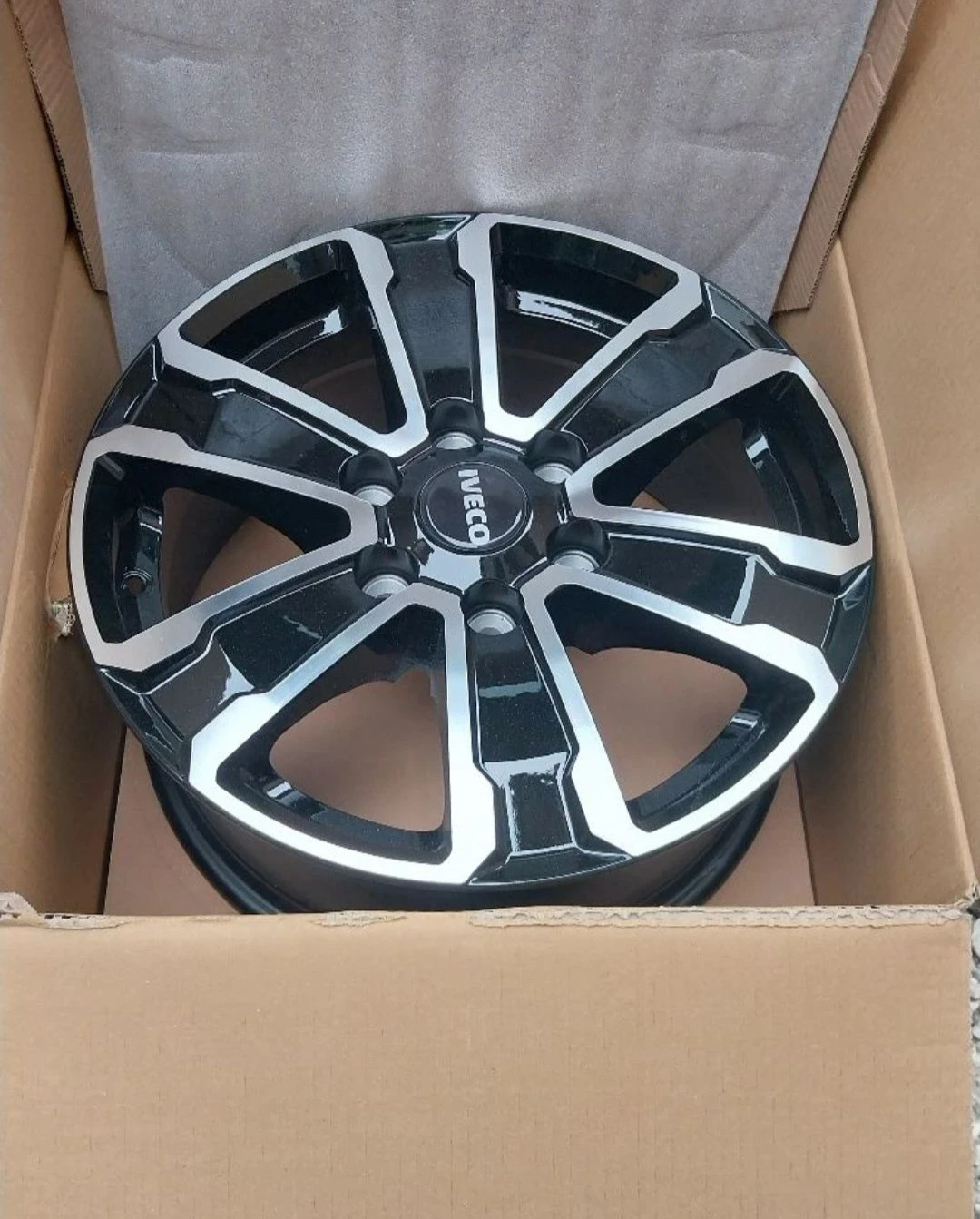 ������ �� Iveco | Mobile.bg � ����������� 2