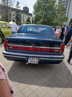 Lincoln Town car