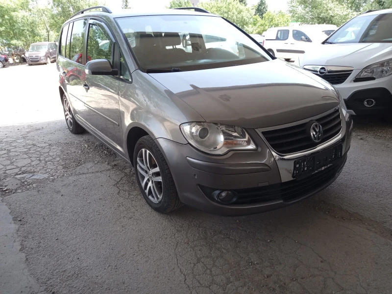 VW Touran 1.9tdi-105ps, снимка 9 - Автомобили и джипове - 46331870