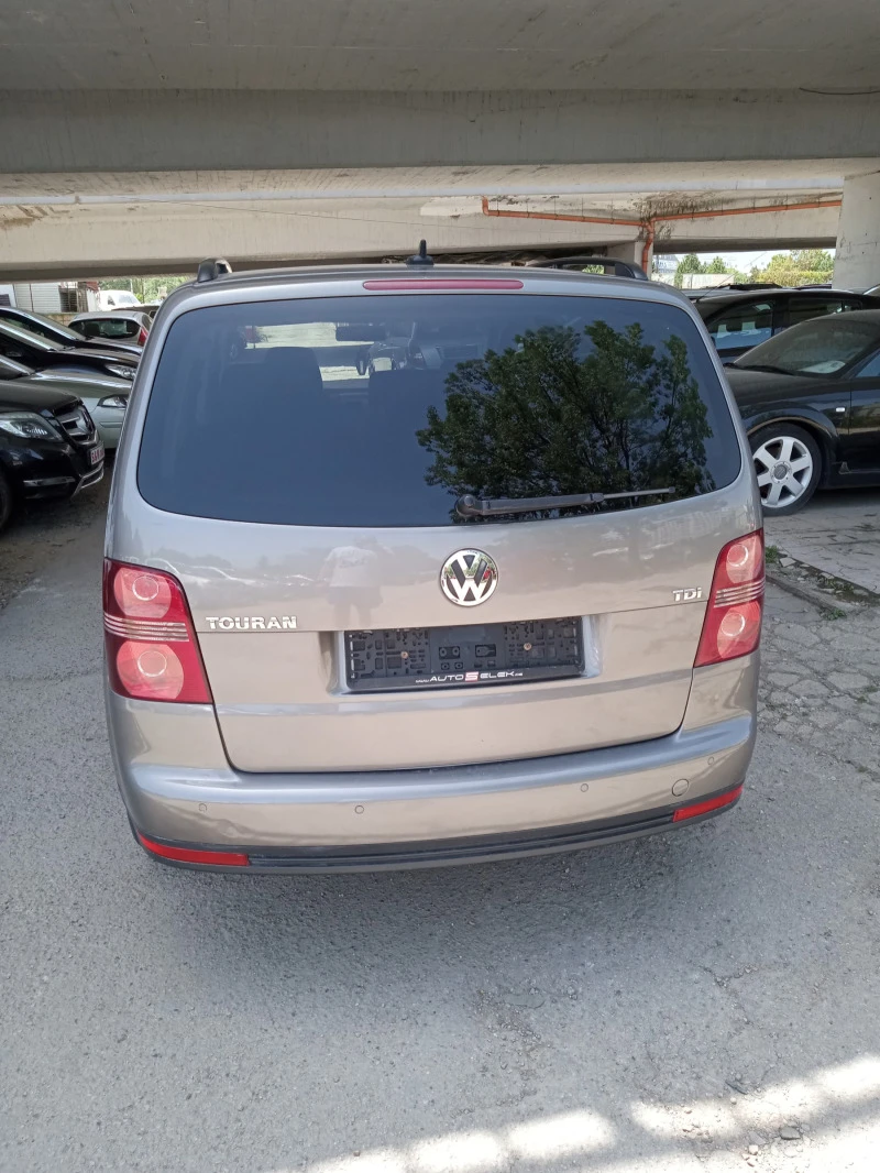 VW Touran 1.9tdi-105ps, снимка 7 - Автомобили и джипове - 46331870