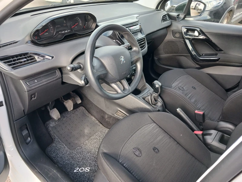 Peugeot 208 1.2 /70 000km, снимка 7 - Автомобили и джипове - 48051738