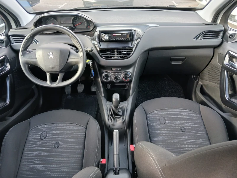 Peugeot 208 1.2 /70 000km, снимка 8 - Автомобили и джипове - 48051738