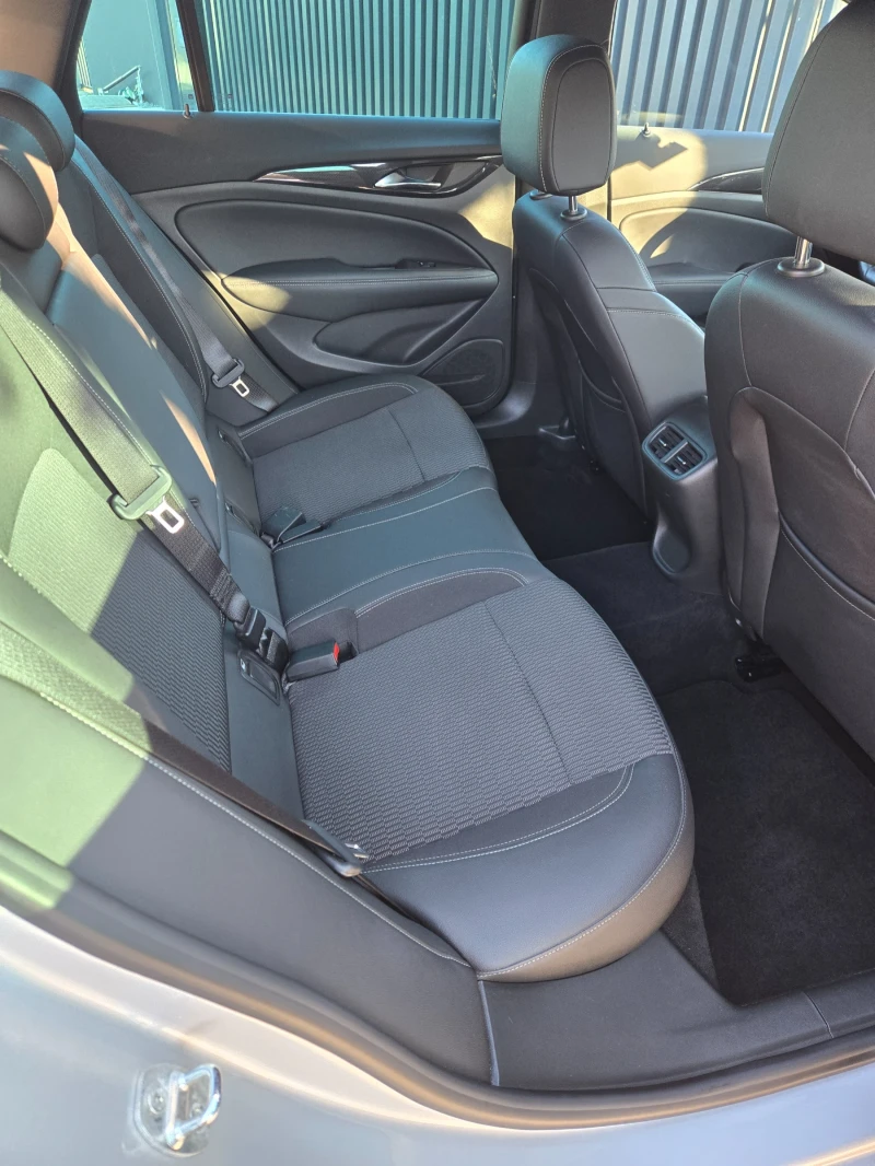 Opel Insignia, снимка 8 - Автомобили и джипове - 49941631