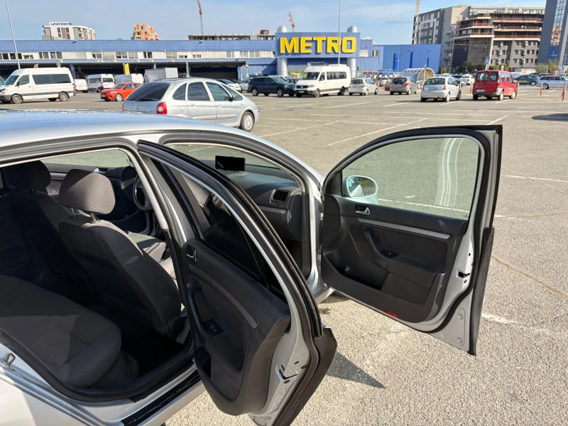 VW Golf, снимка 5 - Автомобили и джипове - 52216858