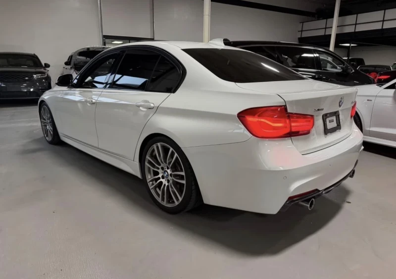 BMW 340 ONE OWNER * * CLEAN CARFAX * * АВТО КРЕДИТ * * , снимка 4 - Автомобили и джипове - 53055192