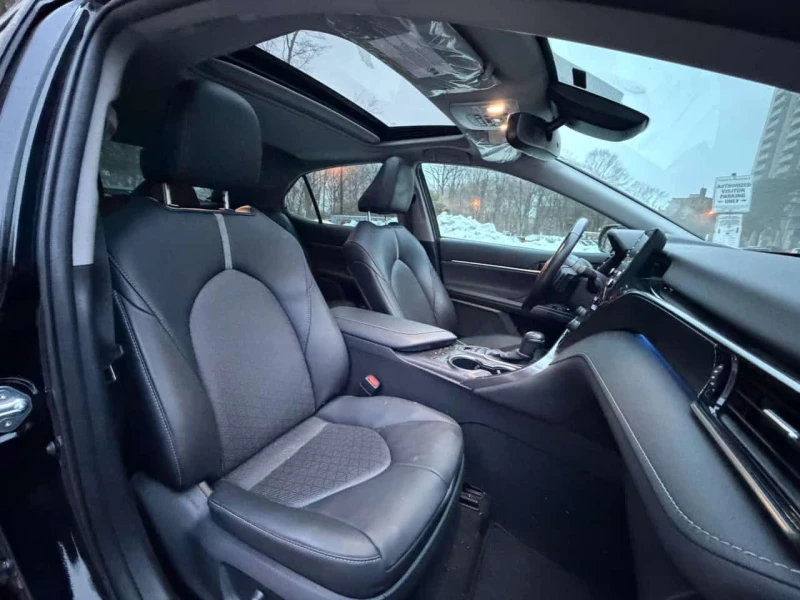 Toyota Camry Hybrid XSE  CARFAX, снимка 15 - Автомобили и джипове - 53512529