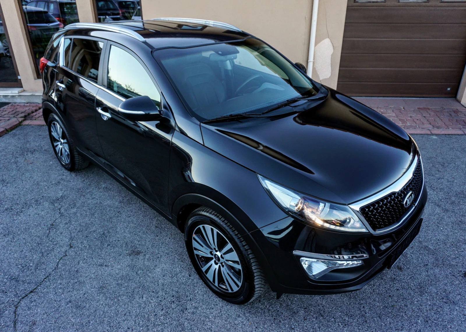 Kia Sportage 1.7 CRDI HIGH TECH  - изображение 2