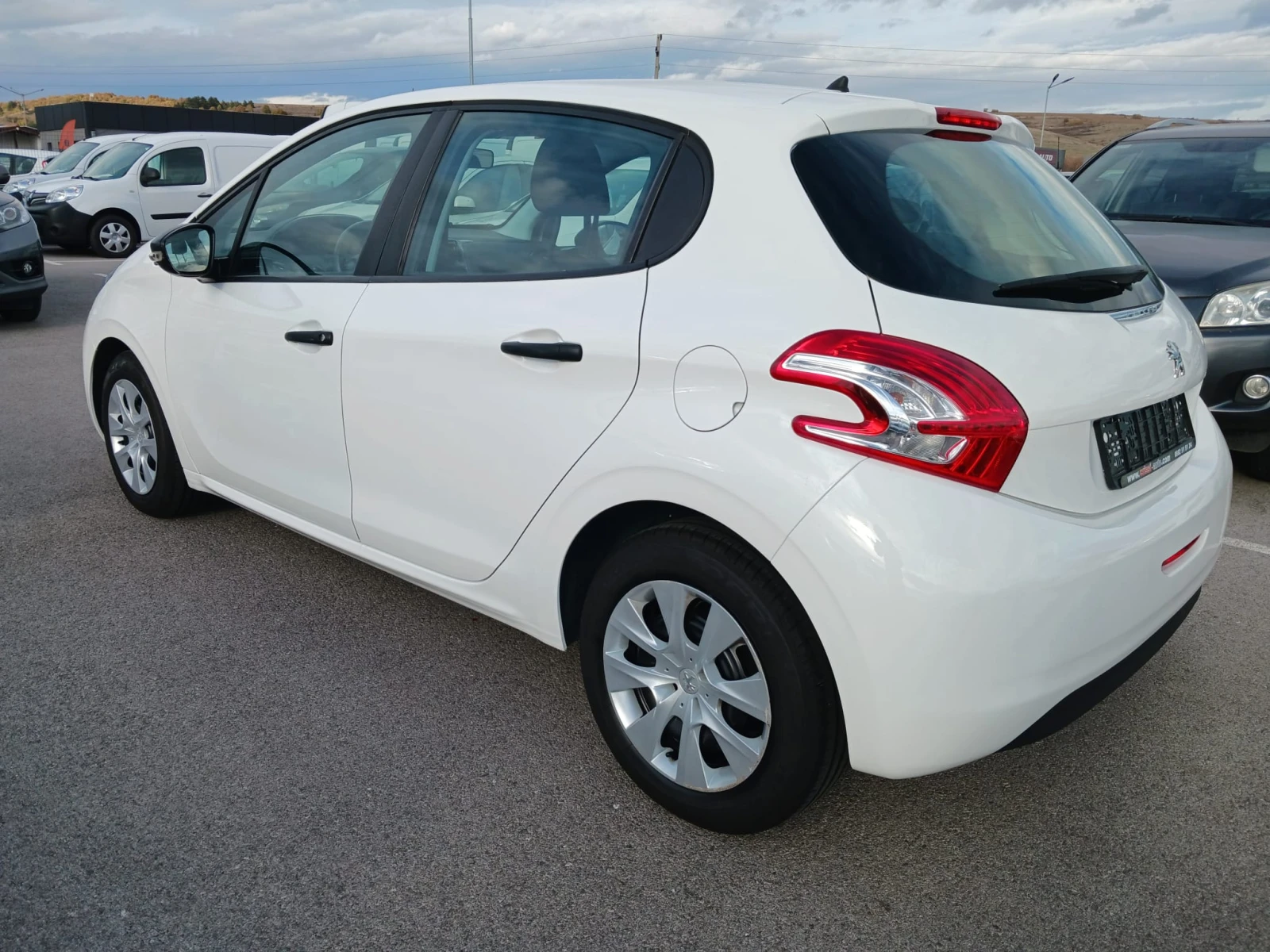 Peugeot 208 1.2 /70 000km - изображение 6