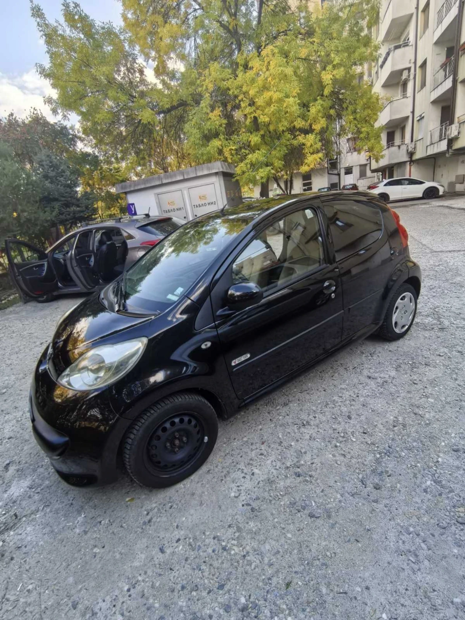 Peugeot 107 1.0i 68-PS КЛИМАТИК - изображение 2