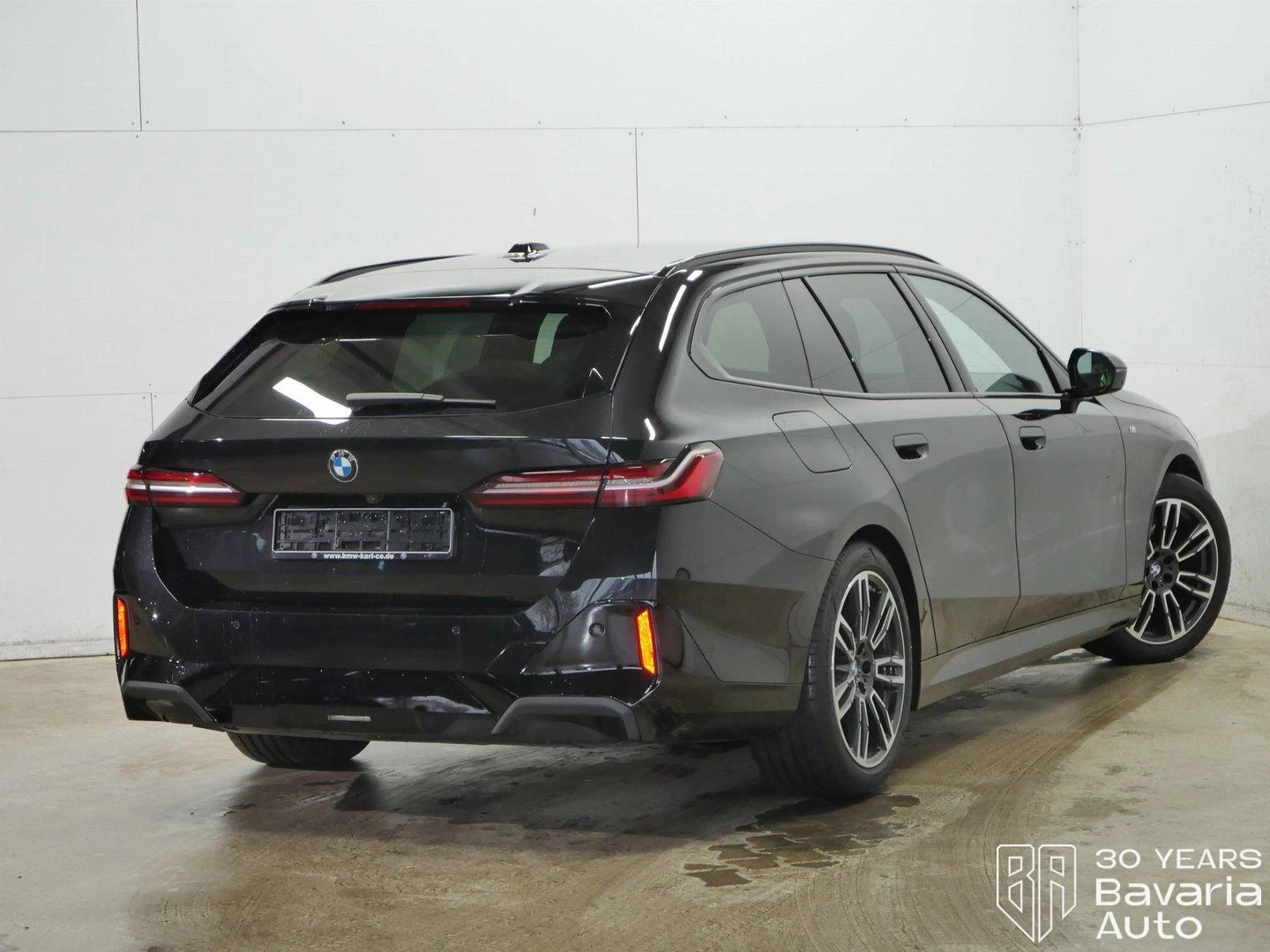 BMW 520 d xDrive Touring M Sport Paket Steptronic - изображение 3