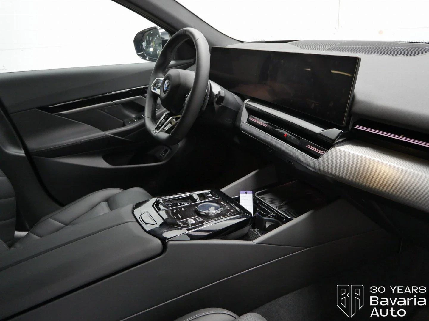 BMW 520 d xDrive Touring M Sport Paket Steptronic - изображение 6