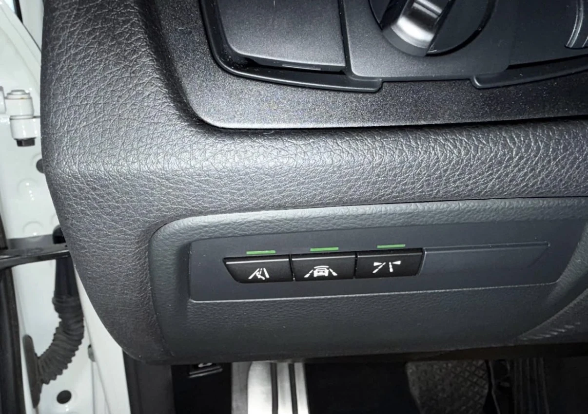 BMW 340 ONE OWNER * * CLEAN CARFAX * * АВТО КРЕДИТ * *  - изображение 8