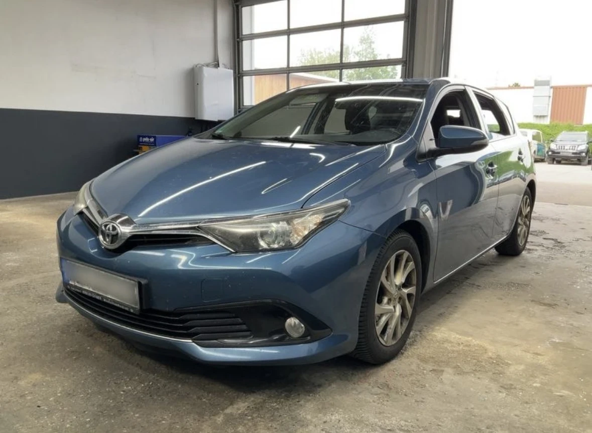 Toyota Auris | Mobile.bg � ����������� 10