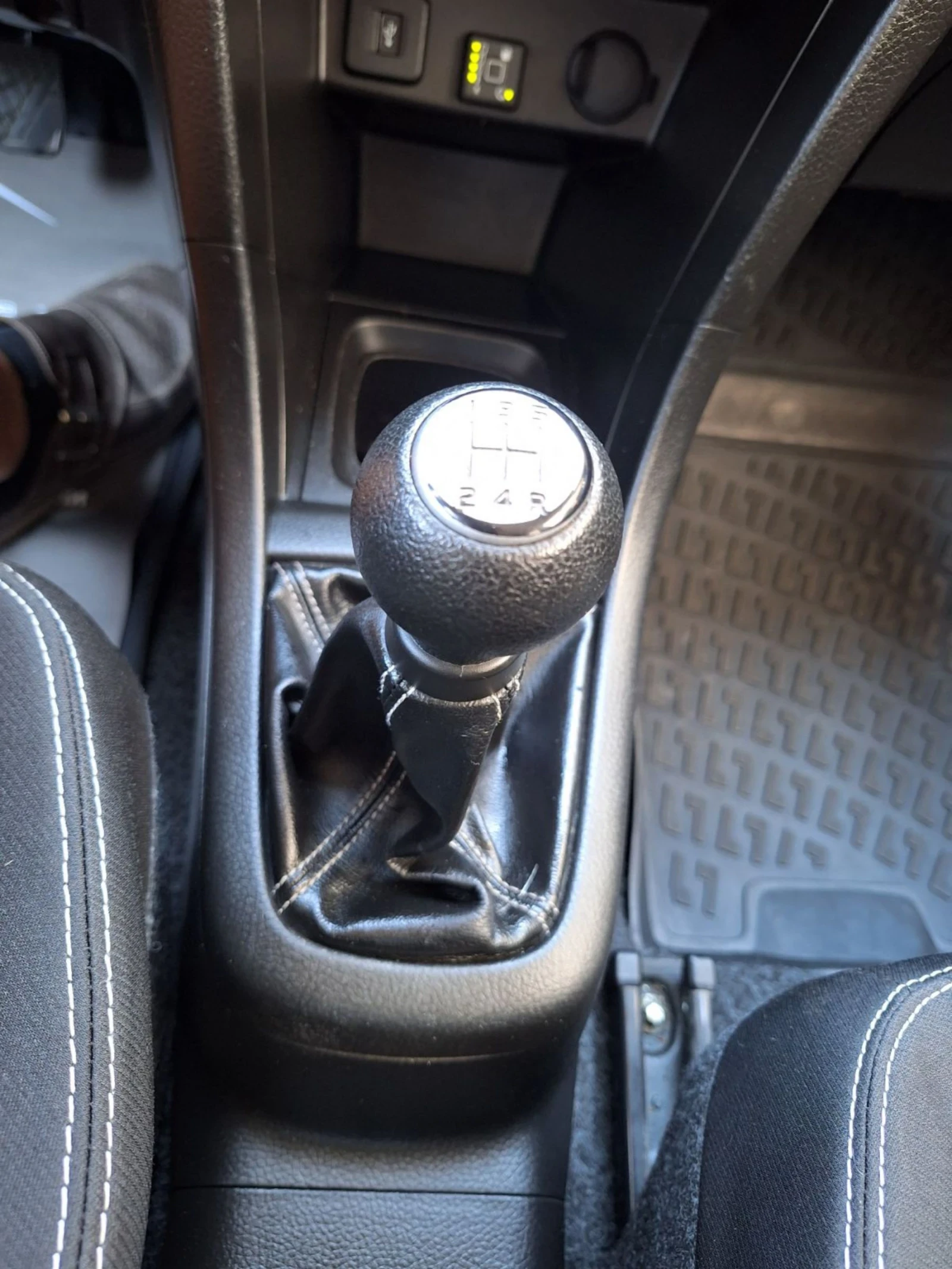 Suzuki Swift  4х4 Газов Инжекцион, снимка 3 - Автомобили и джипове - 55221202