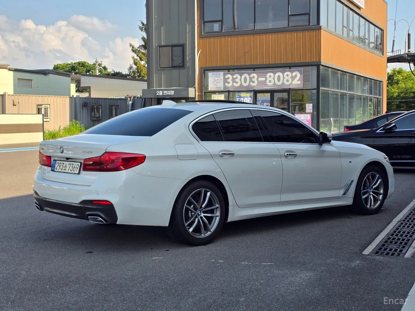 BMW 530 XDRIVE* M SPORT* КОЖА* ОБДУХВ* ПАНО* MEMORY* HUD, снимка 2 - Автомобили и джипове - 55503404