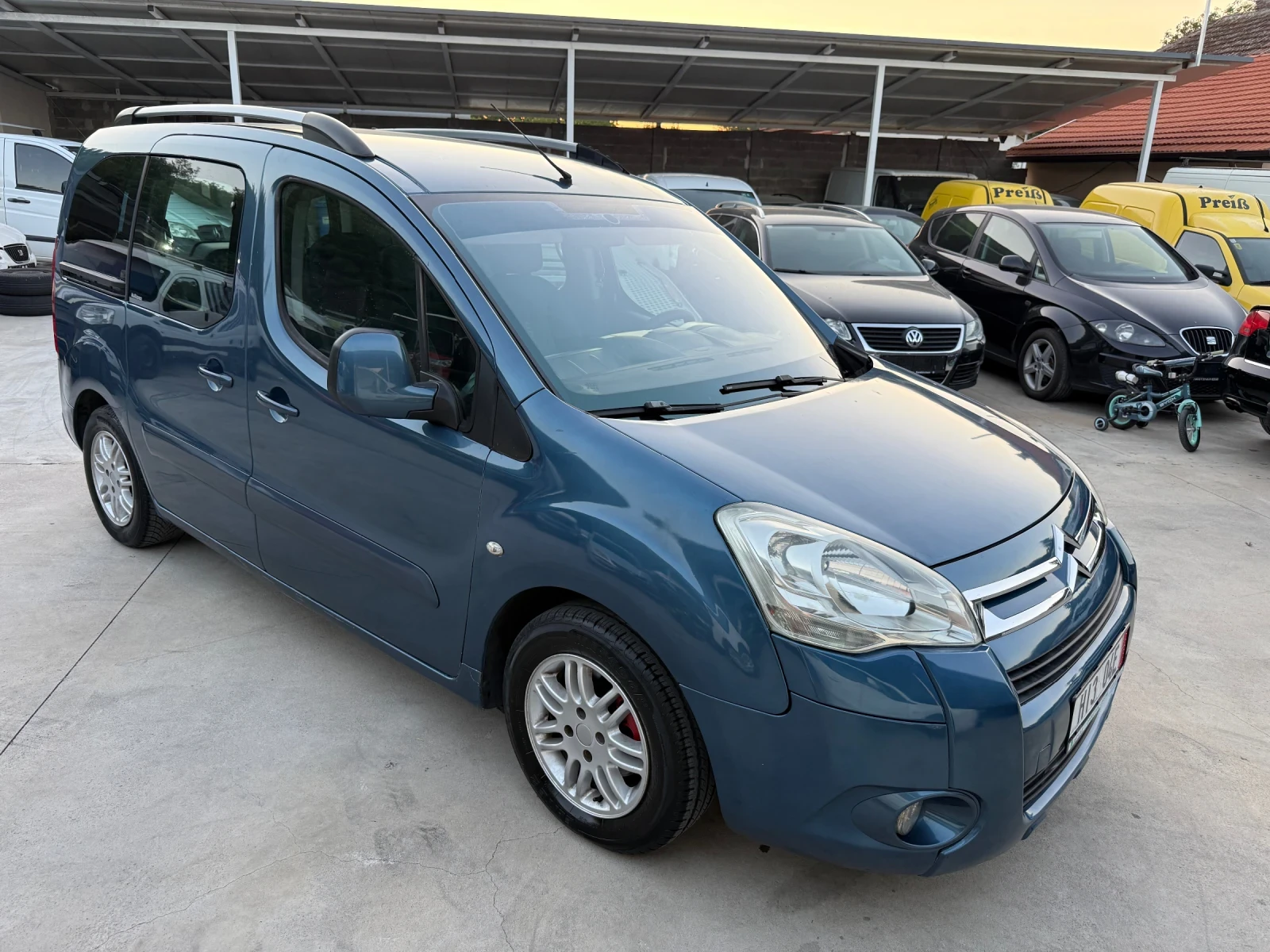 Citroen Berlingo 1.6HDI КЛИМАТИК ВАЛИДНИ НОМЕРА, снимка 3 - Автомобили и джипове - 55564376