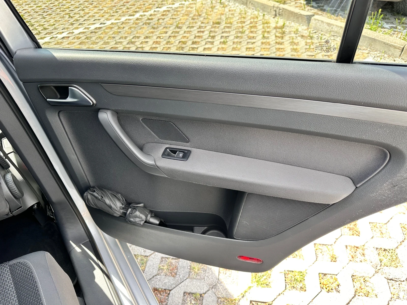 VW Touran Перфектно тех. състояние , снимка 15 - Автомобили и джипове - 55577353