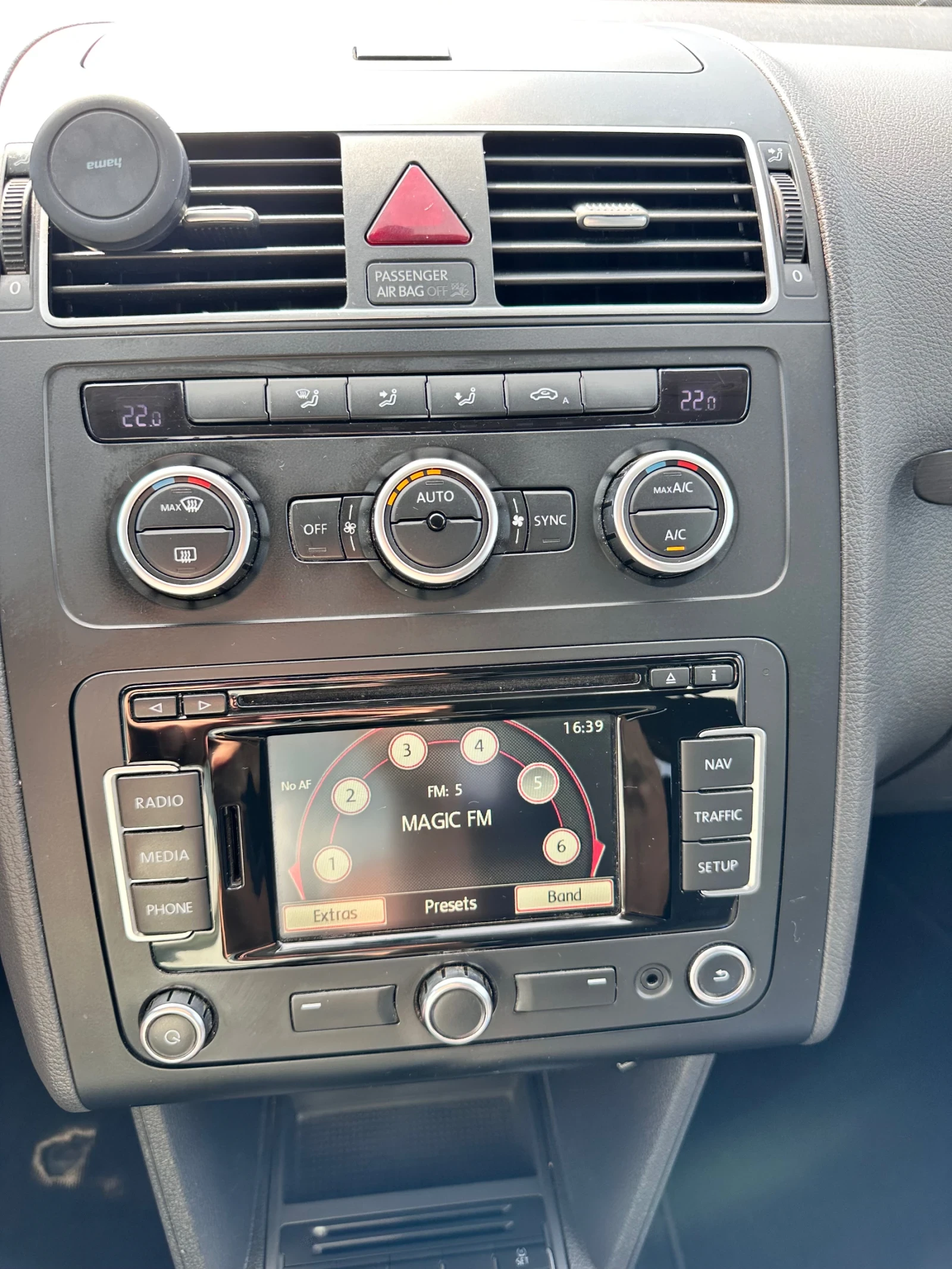 VW Touran Перфектно тех. състояние , снимка 9 - Автомобили и джипове - 55577353