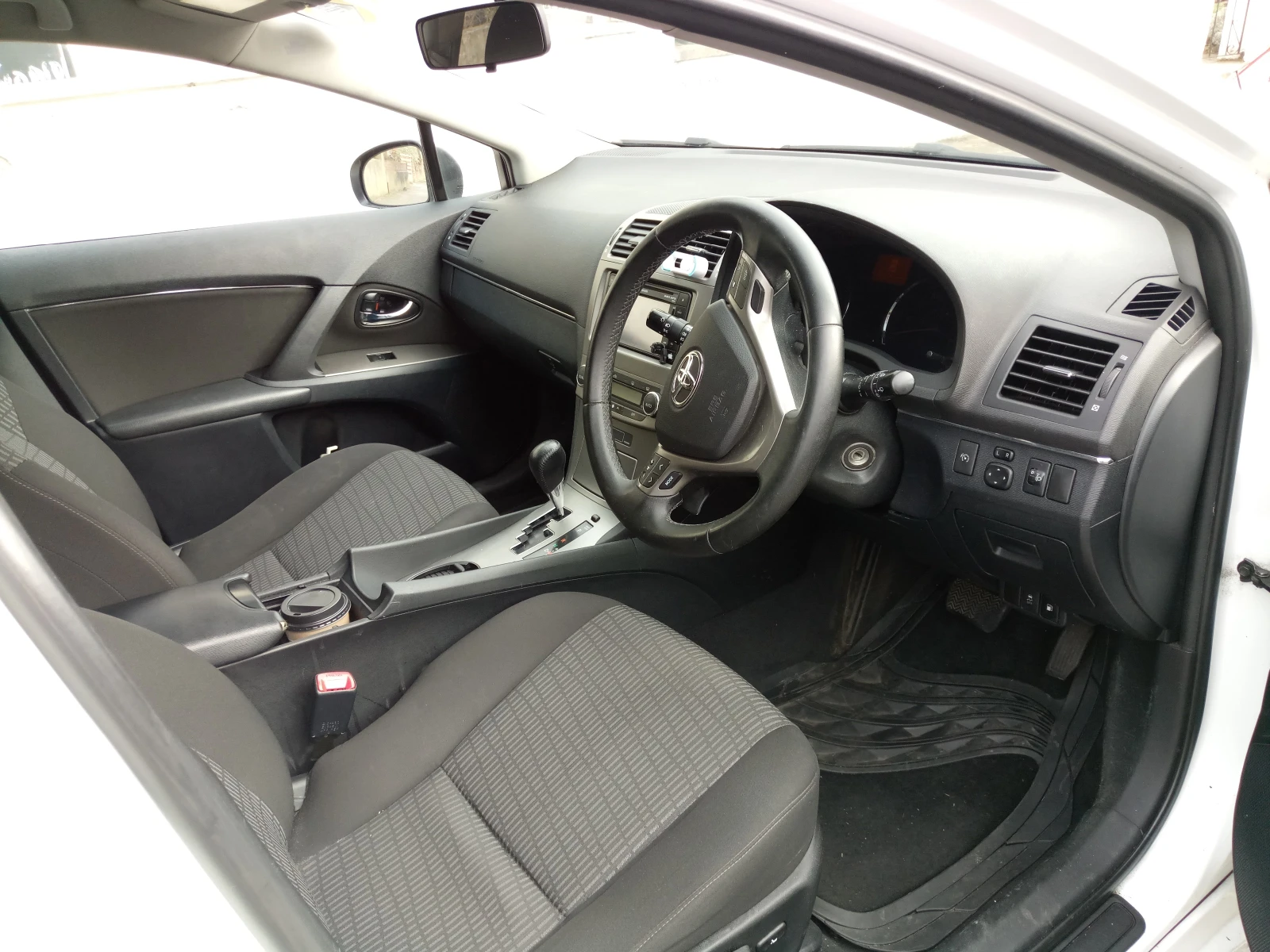 Toyota Avensis T27