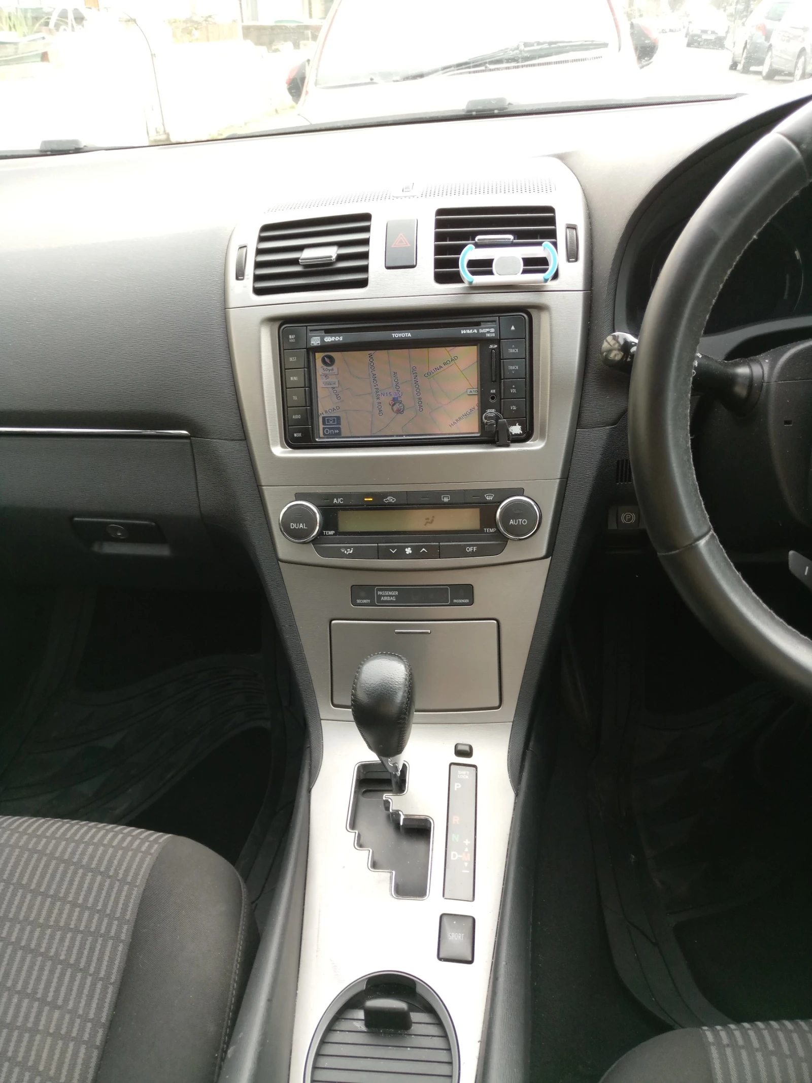 Toyota Avensis T27, снимка 2 - Автомобили и джипове - 55680534