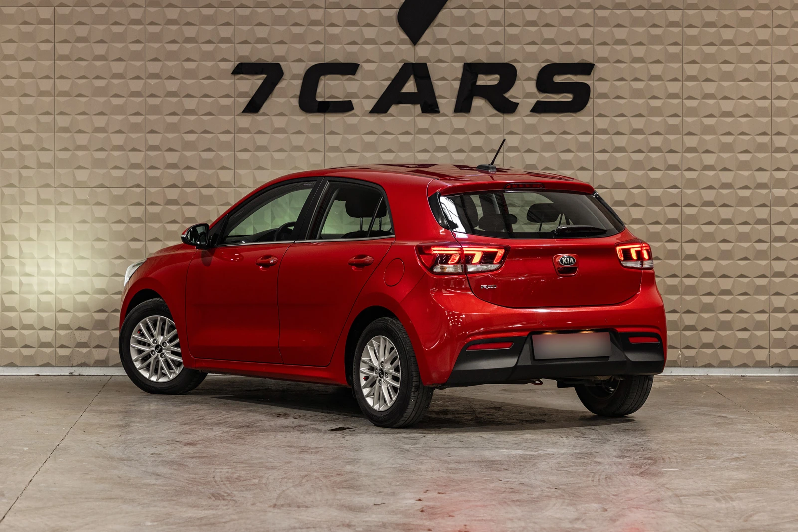 Kia Rio 1.4| CarPlay| Cruise| Camera| 7Cars| Гаранция, снимка 4 - Автомобили и джипове - 56019237