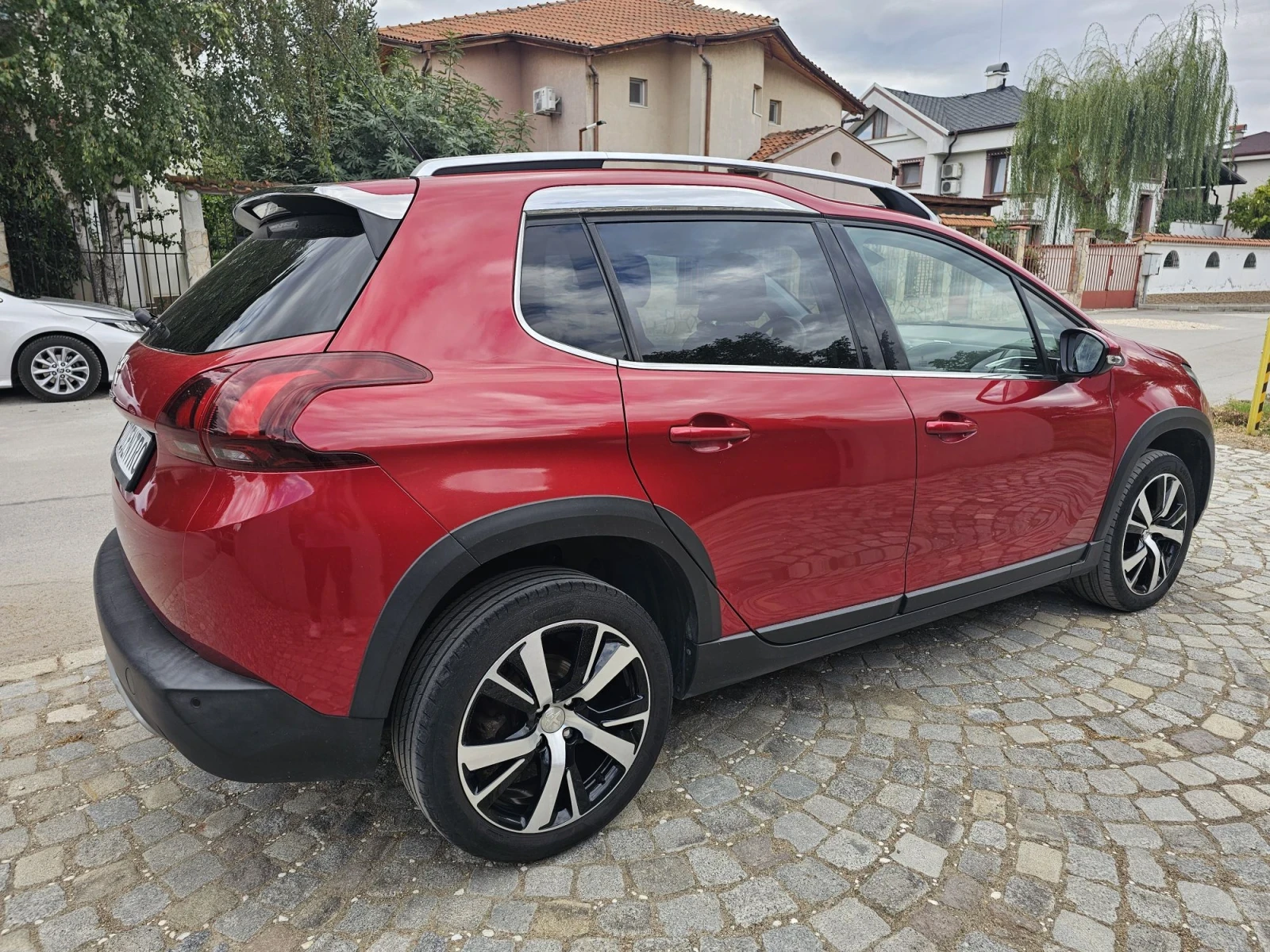 Peugeot 2008 1.6 Blue HDI Allure Panorama 120 коня, снимка 5 - Автомобили и джипове - 56203194