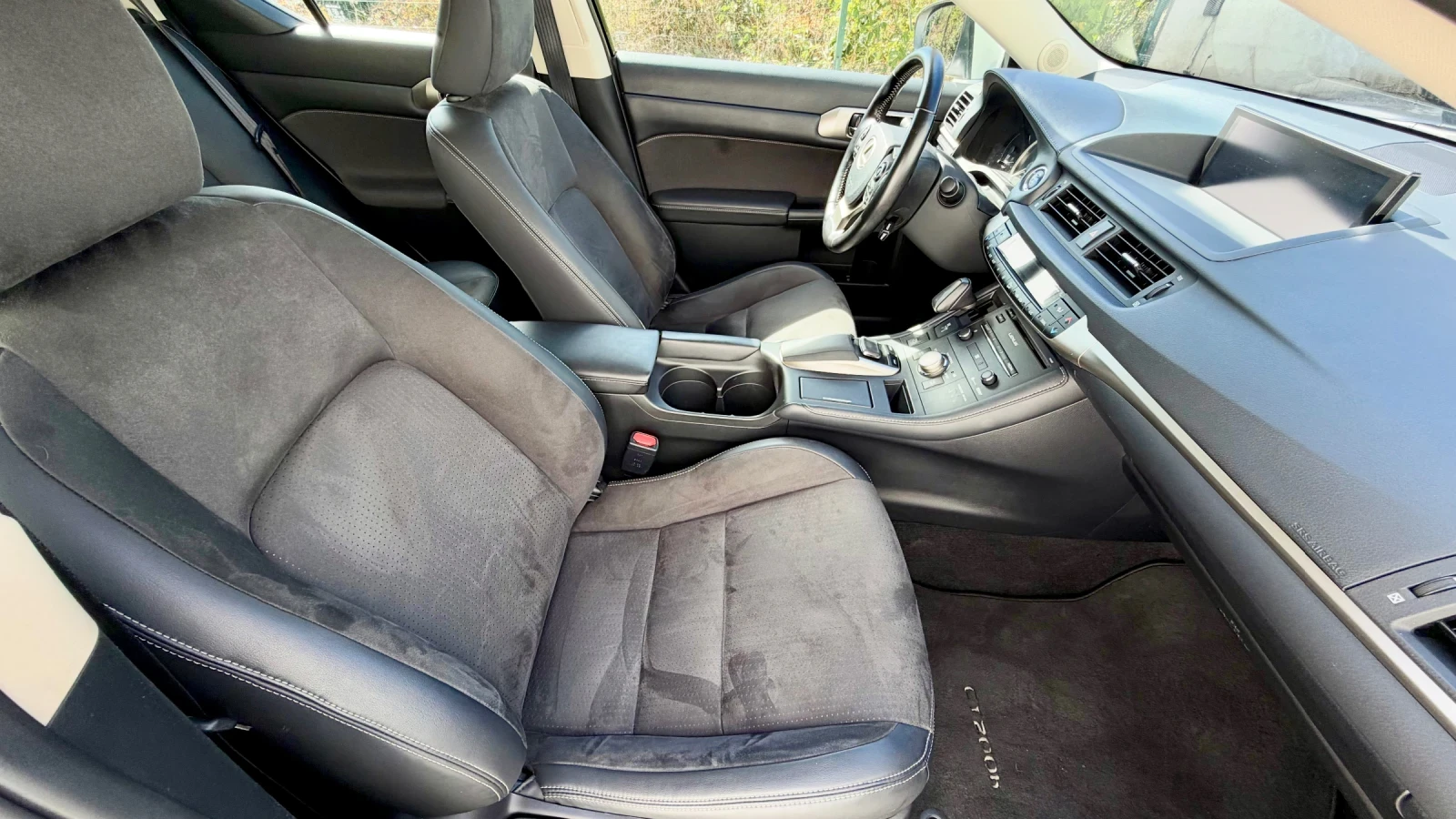 Lexus CT 200h Executive Hybrid, снимка 6 - Автомобили и джипове - 56210172