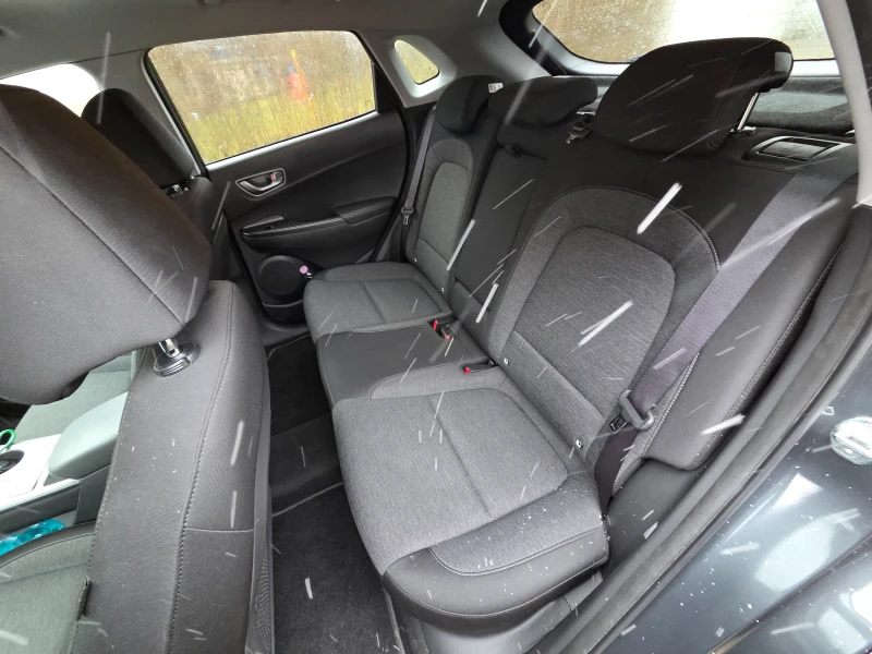 Hyundai Kona Electric с 39 kW, снимка 15 - Автомобили и джипове - 53304534