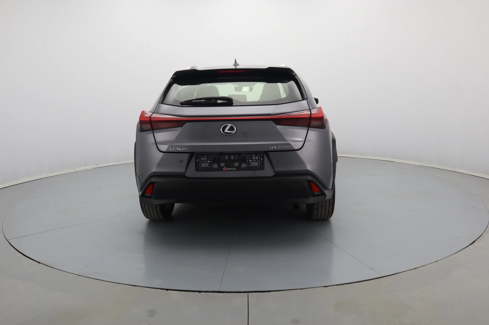 Lexus UX 250h   - изображение 5
