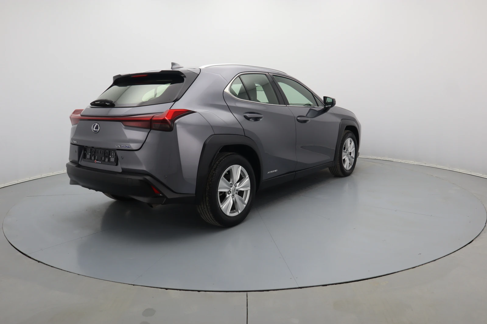Lexus UX 250h   - изображение 6