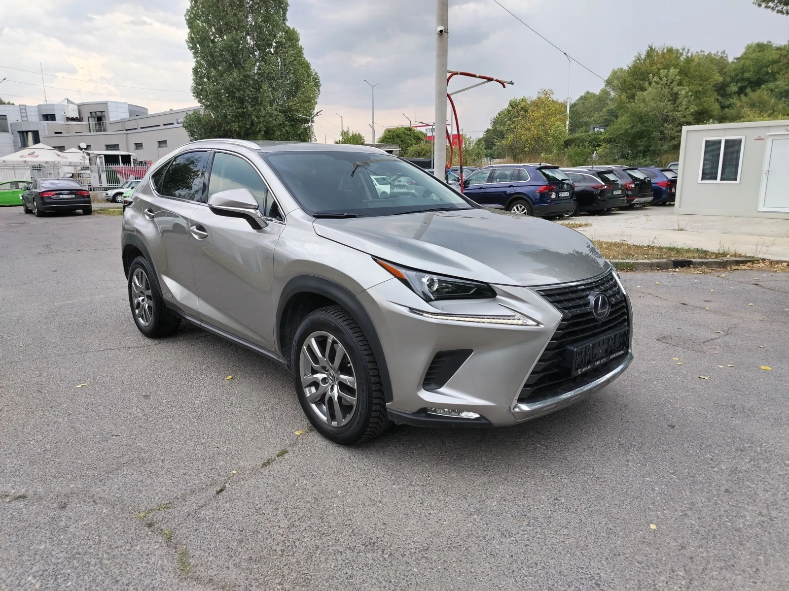 Lexus NX 300h 300HYBRID/4X4/ГАРАНЦИЯ до 2030г - изображение 3
